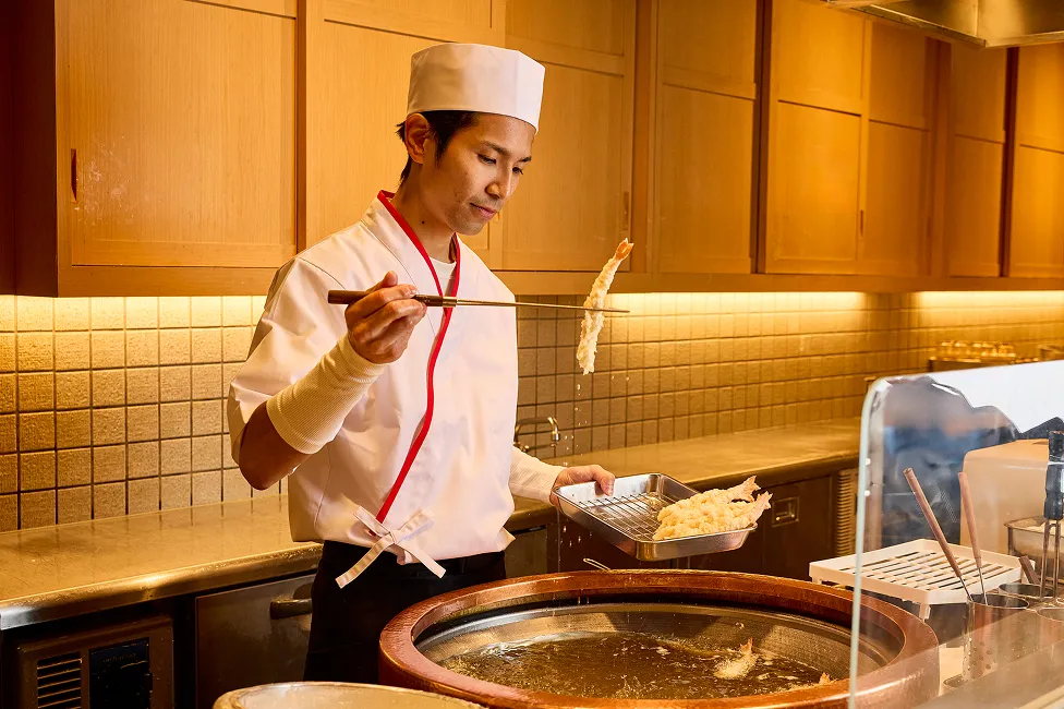 天ぷら定食 まきのの店内