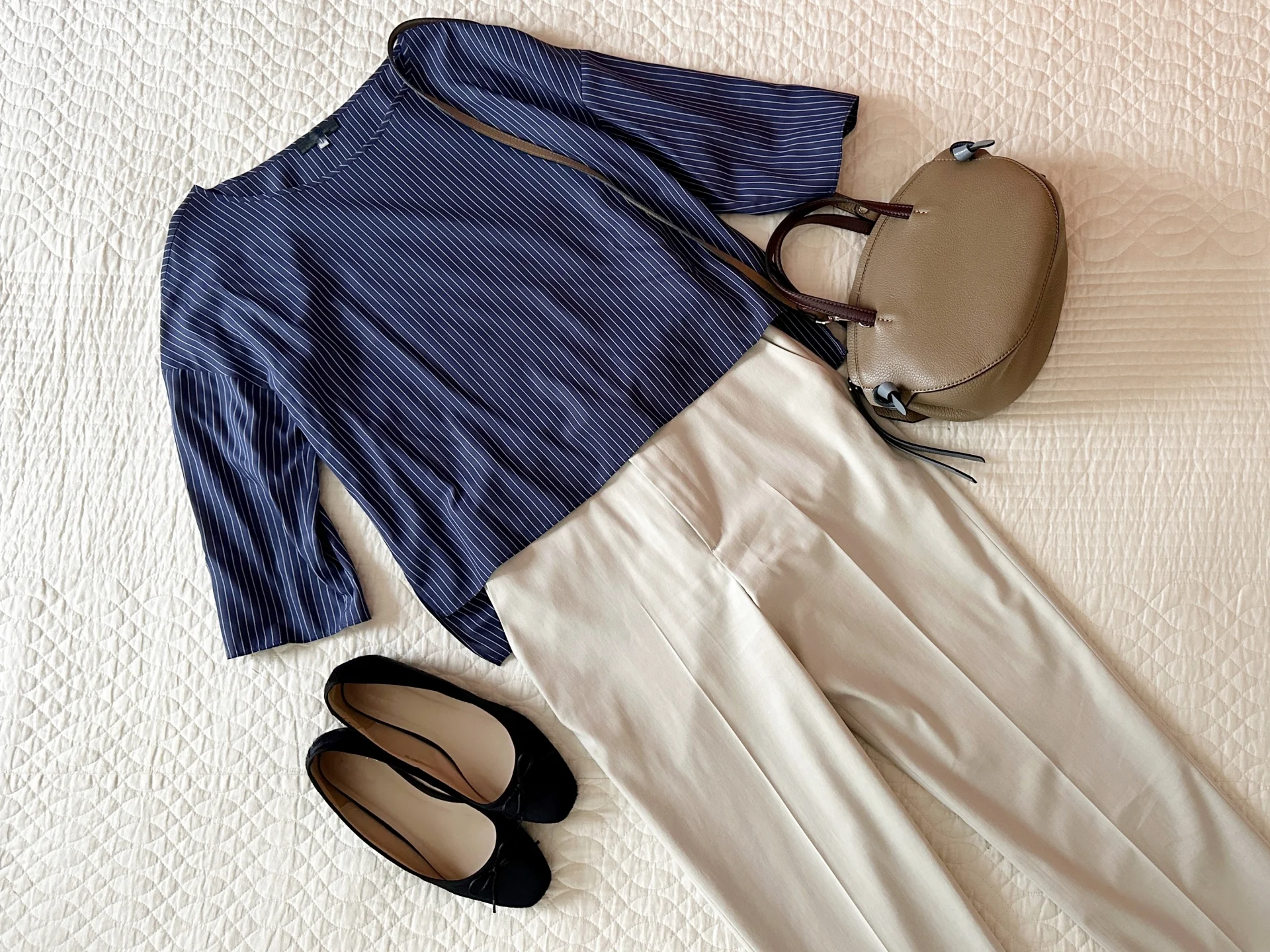 カジュアルな服装の例