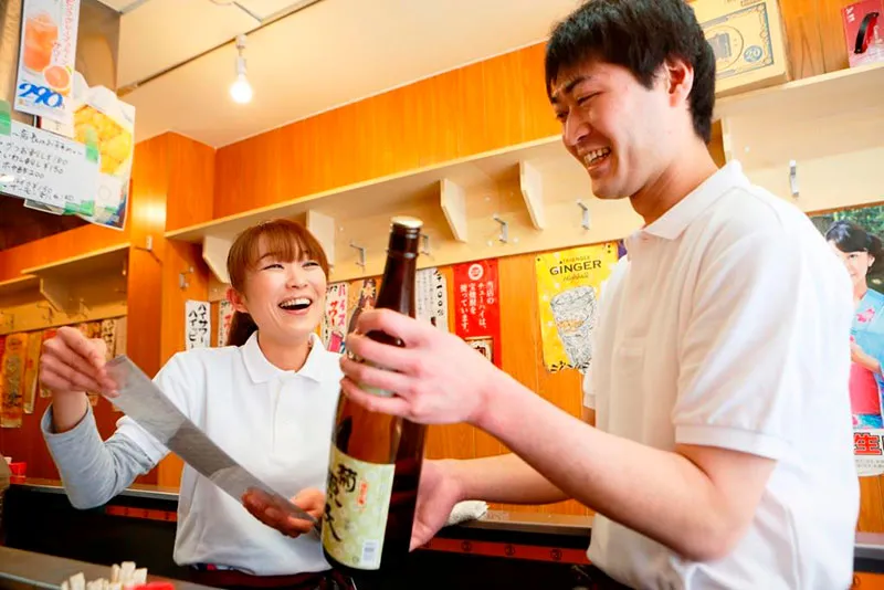 晩杯屋のホールスタッフ