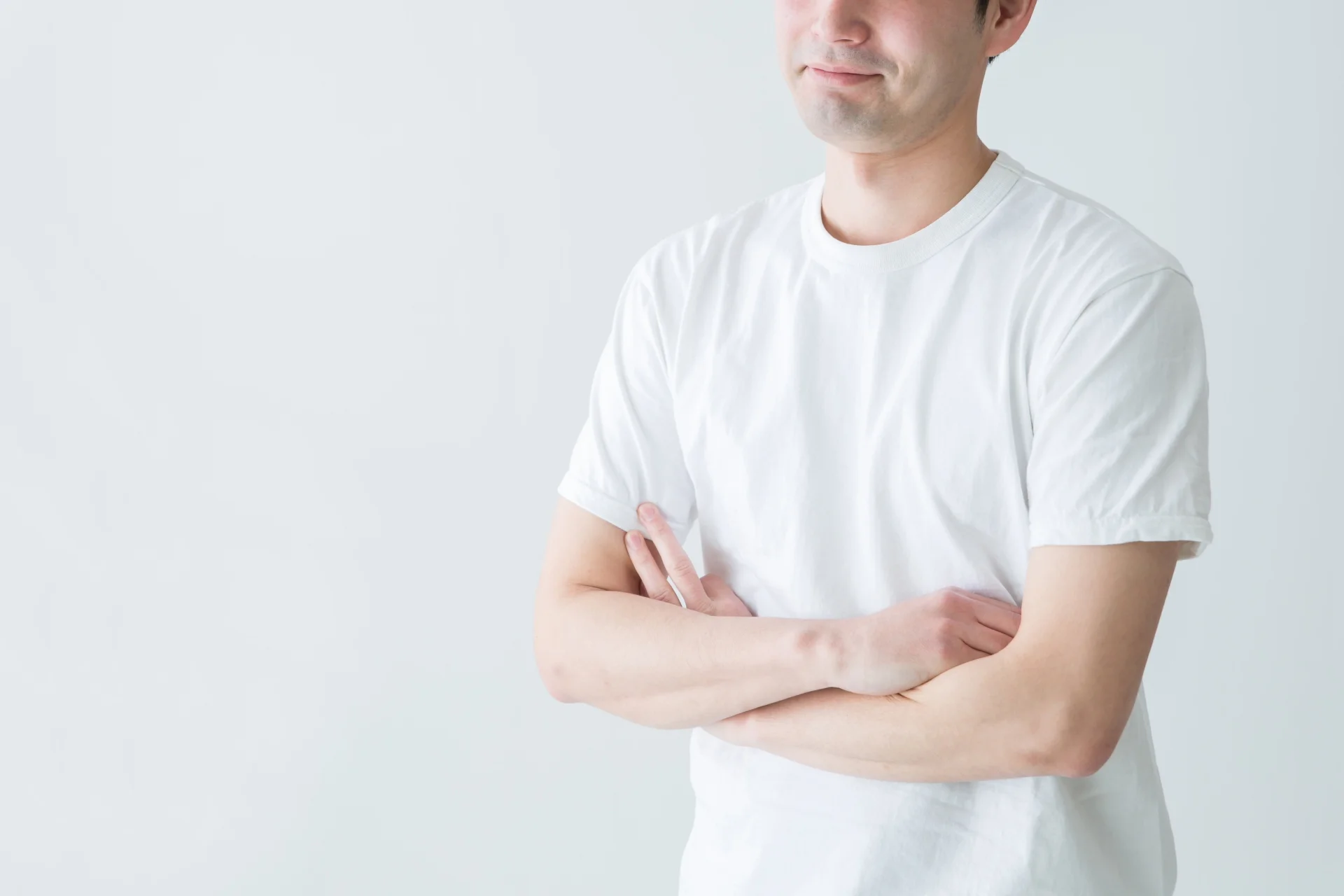 はじめてのアルバイトに不安を感じている男性のイメージ